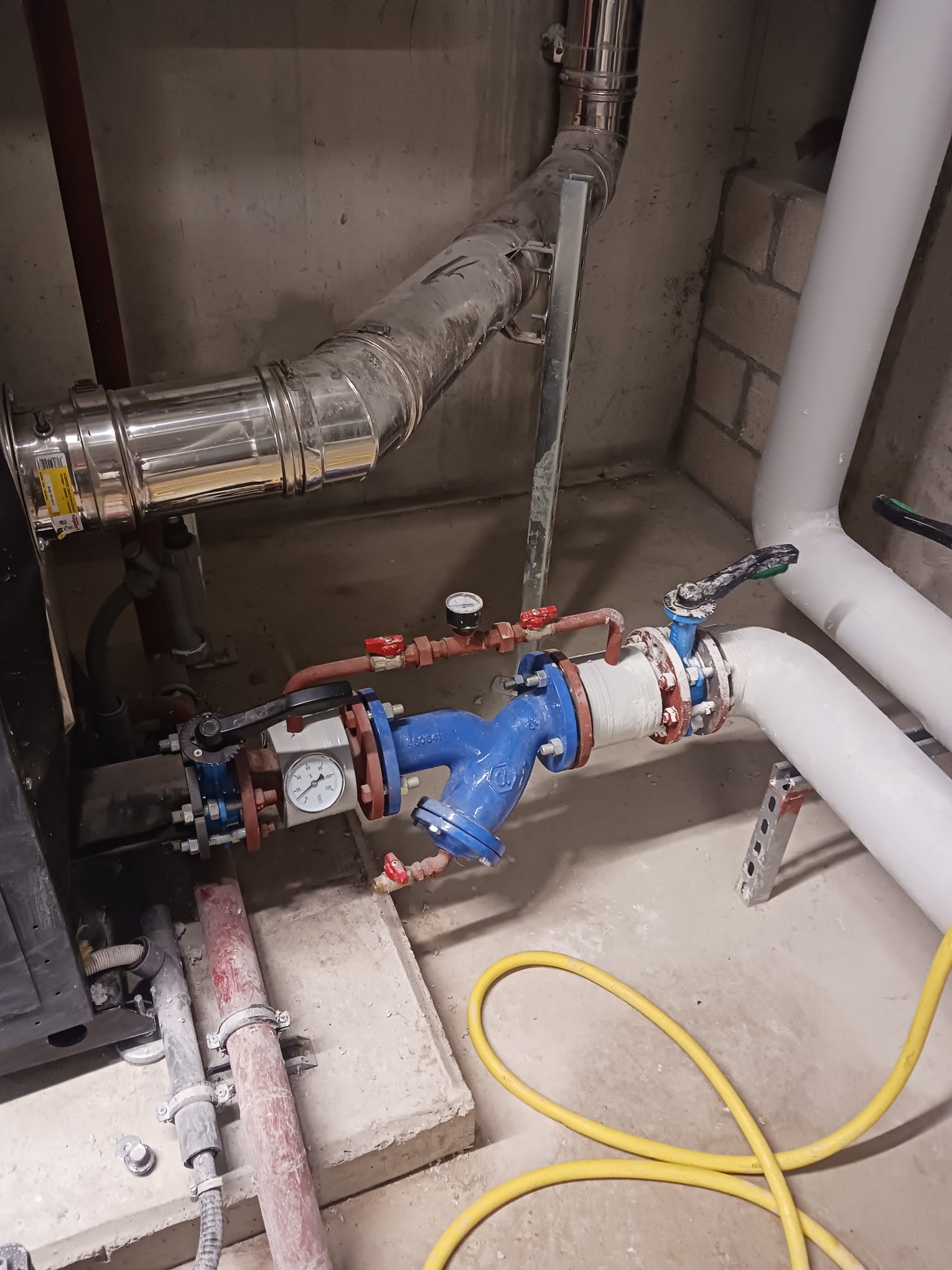 WhatsApp Image 2025-12-22 at 12.12.18 (2)